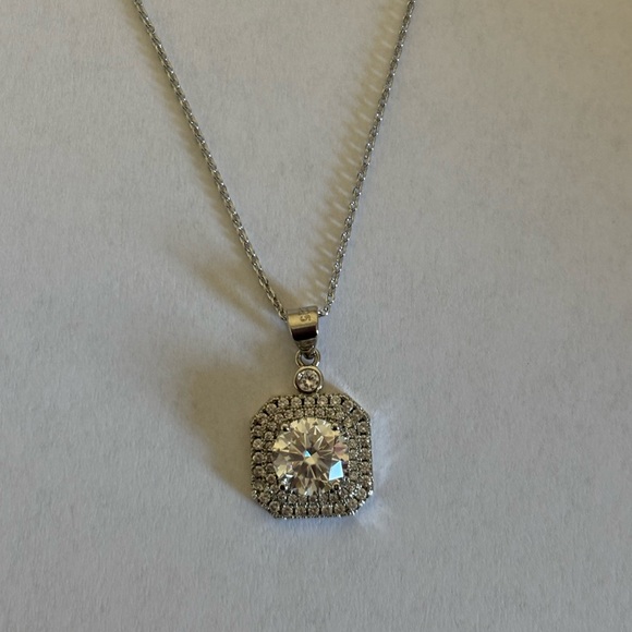 Moissanite Pendant - Picture 2 of 2